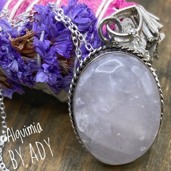 Alquimia Jewelry - Victorian pink Quartz big medallion pendant necklace